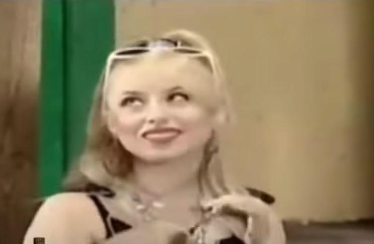 ani cretu in rolul personajului urinela de la vacanta mare