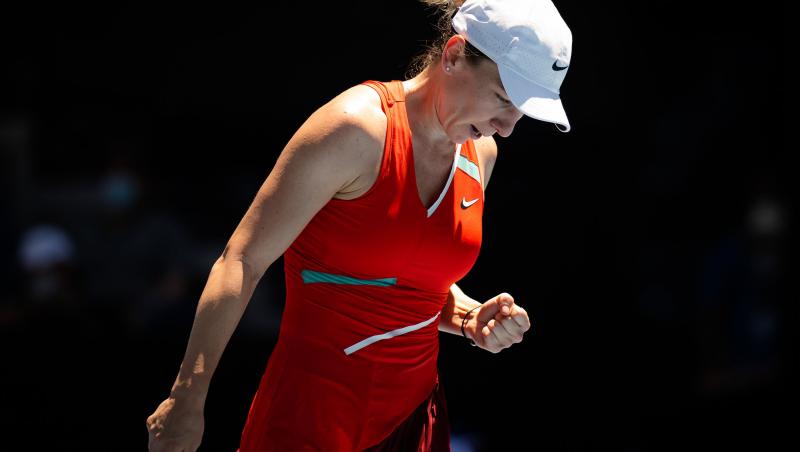 Simona Halep a fost eliminată în optimile Australian Open de jucătoarea Alize Cornet, cu un scor 6-4, 3-6, 6-4.