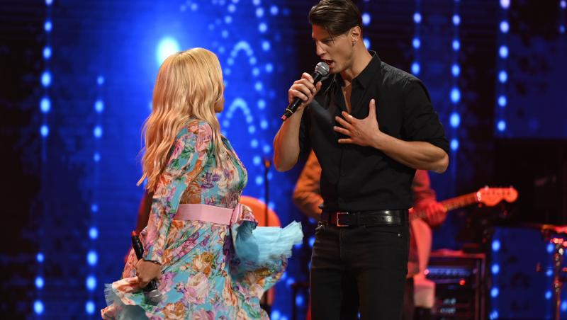 Loredana și Nick Casciaro, câștigătorul sezonului 10 X Factor, au plecat împreună în Italia. Cum s-au fotografiat în aeroport