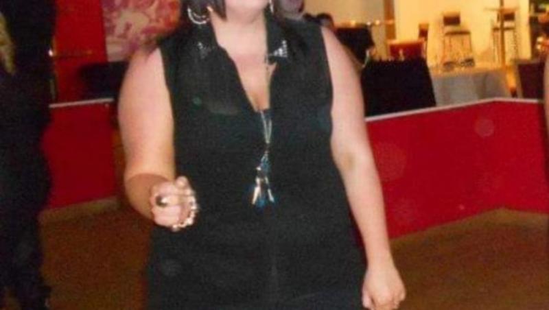 Kim Irving, femeia care a slăbit 45 kilograme după ce toți prietenii ei râdeau de ea. Ce “dependență” are acum tânăra