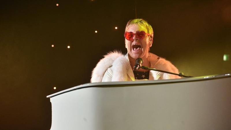 Elton John a fost testat pozitiv cu Covid-19. Și-a anulat două concerte în Statele Unite