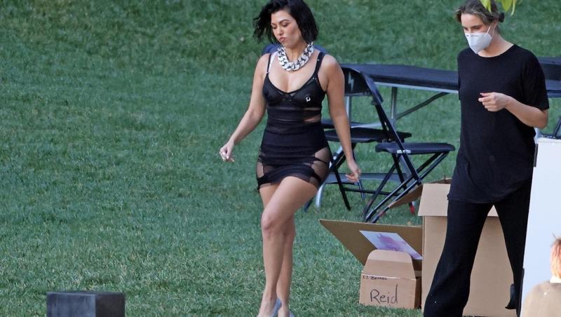 Kourtney Kardashian, vedeta din clanul Kardashian, fără retușuri și editări. Cum arată diva