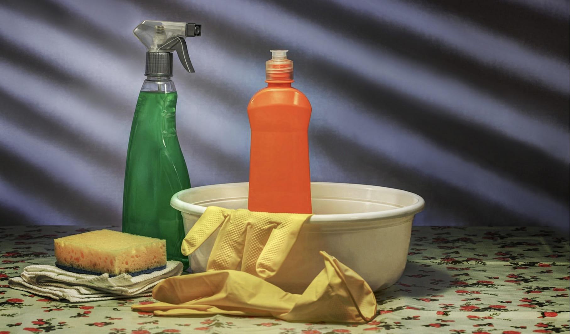 5 motive pentru a folosi detergenții ecologici în propria locuință. Ce impact au substanțele nocive asupra sănătății