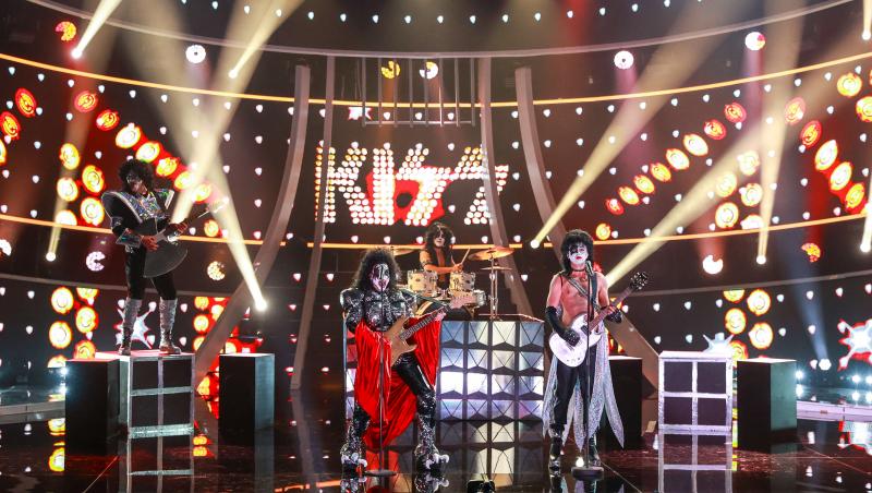 Te cunosc de undeva! 15 octombrie 2022. Eliza și Cosmin Natanticu, transformare spectaculoasă în legendara trupă rock Kiss