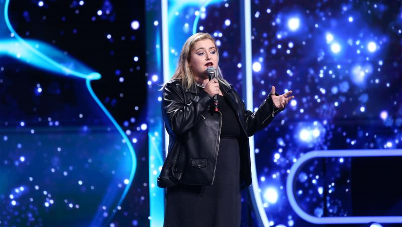 iUmor sezonul 13, 16 octombrie. Mihaela Ionașcu a dat „tun după tun” și i-a cucerit pe jurați cu momentul ei de stand-up comedy