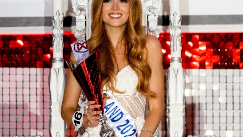 Jessica Gagen a câștigat Miss Anglia 2022, după ce în copilărie a fost victima bullying-ului: „Râdeau de culoarea părului meu”
