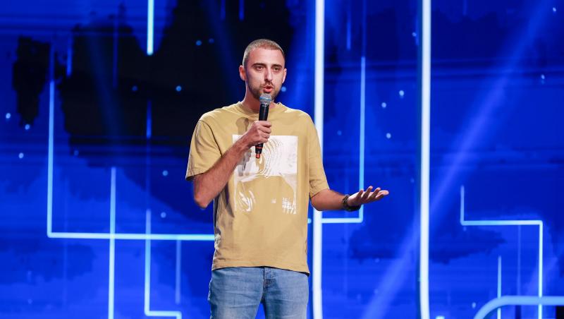 iUmor sezonul 13, 23 octombrie. Alex Dobrotă, super show de stand-up. Cu ce glume „îndrăznețe” i-a cucerit pe jurați
