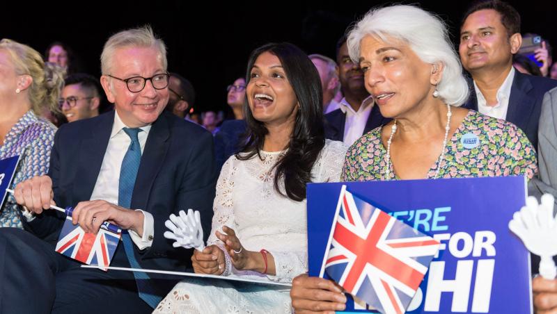 Cum arată Akshata Murty, soția noului premier britanic. Rishi Sunak este mai bogat decât Regele Angliei, Charles al III-lea