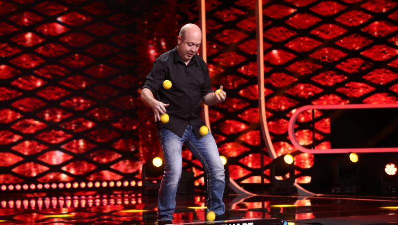 iUmor sezonul 13, 9 octombrie 2022. Ian Stewart, jonglerii cu motoferăstrăul. Modul inedit în care a cântat muzica clasică