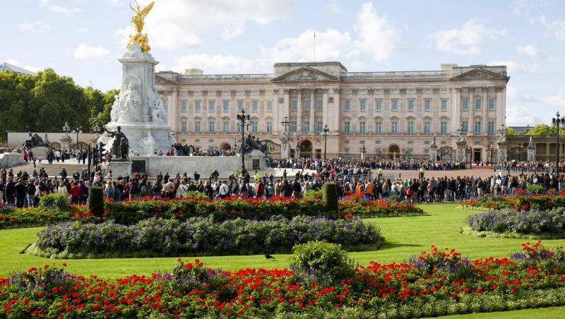 Ce salariu primește un anagajat la Palatul Buckingham. Regele Charles al III-lea caută personal pentru reședina sa