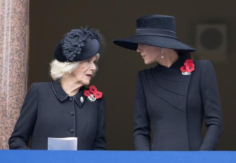 Ce i-a spus Kate Middleton Reginei Camilla la Remembrance Day. Cuvintele șoptite pe balcon