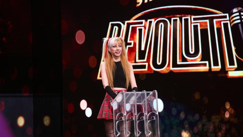 Stand-up Revolution sezonul 2, 4 noiembrie 2022. Iulia Albu, apariție surprinzătoare pe scenă. Ce concurent i-a cucerit pe jurați