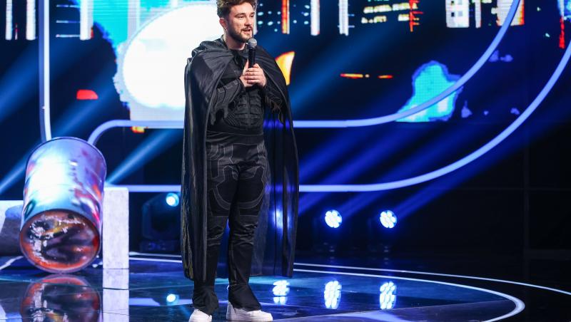 iUmor sezonul 13, Gala de Poveste. Bogdan „Batman” Drăcea e eroul serii! Cum arată viața din București a Omului-Liliac