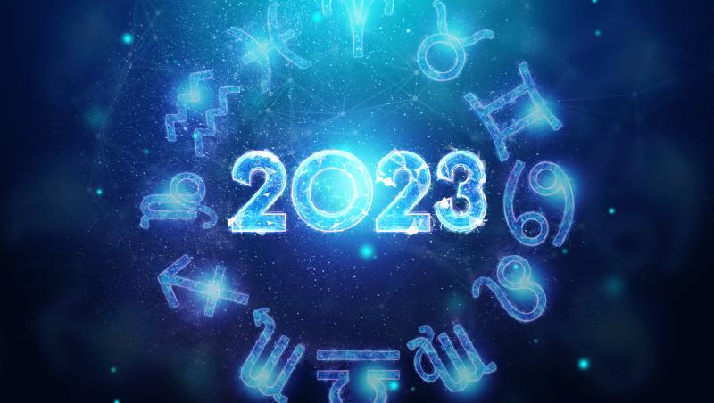 imagine cu un cerc al zodiilor alabstru în care se află scrie în centru anul 2023