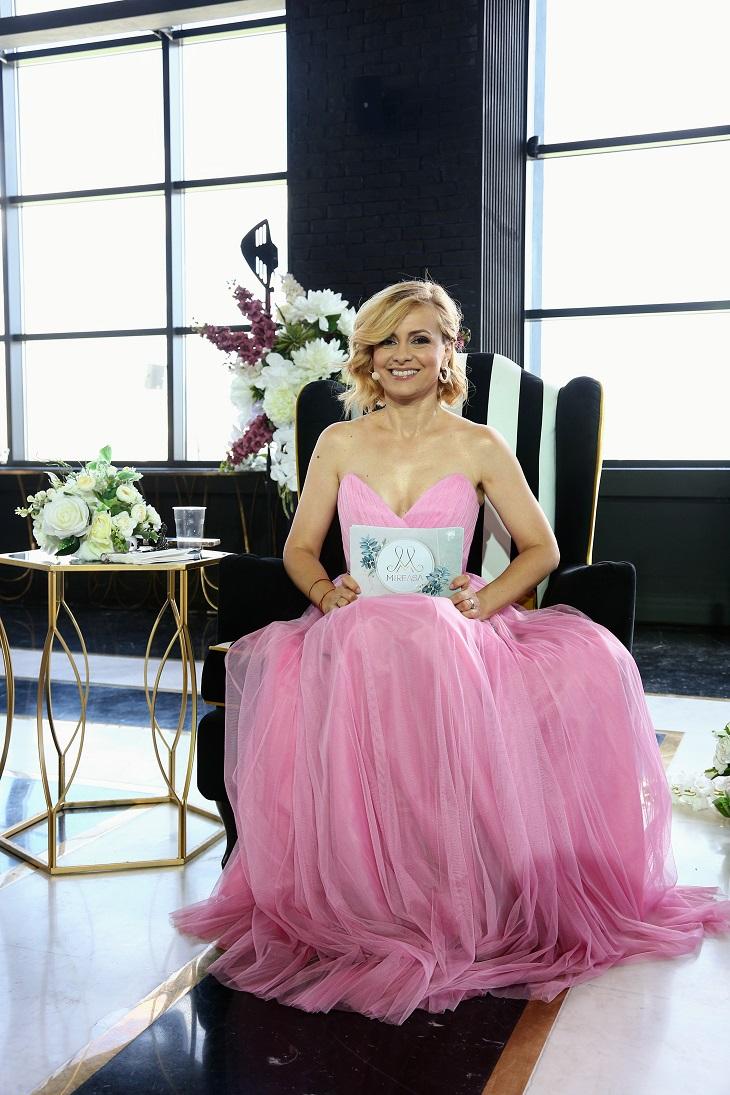 simona gherghe in casa mireasa, in rochie roz