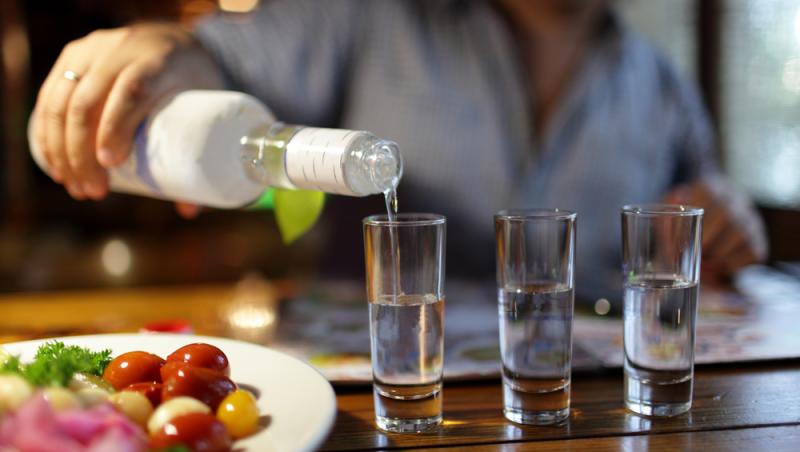 Antibioticele pot da efecte neașteptate dacă bei și alcool în timpul tratamentului