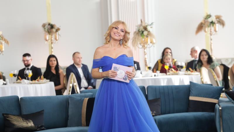 Simona Gherghe, rochie albastră