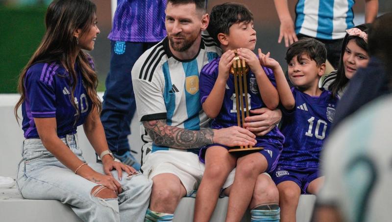 Gestul făcut de Antonela, soția lui Messi, în timp ce Georgina îi oferea lui Ronaldo un cadou de aproape 350.000 de euro