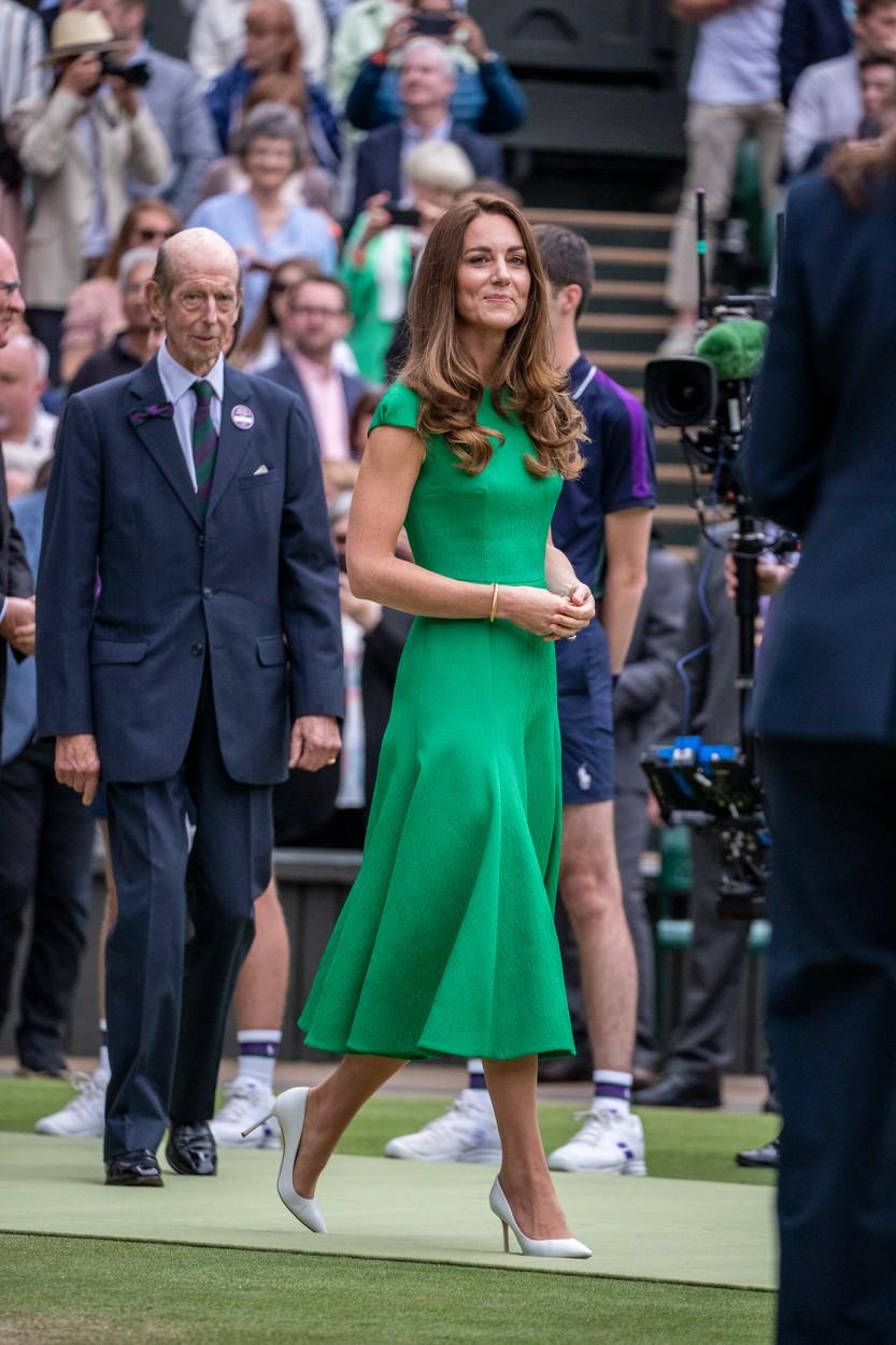 Kate Middleton, îmbrăcată cu o ținută verde