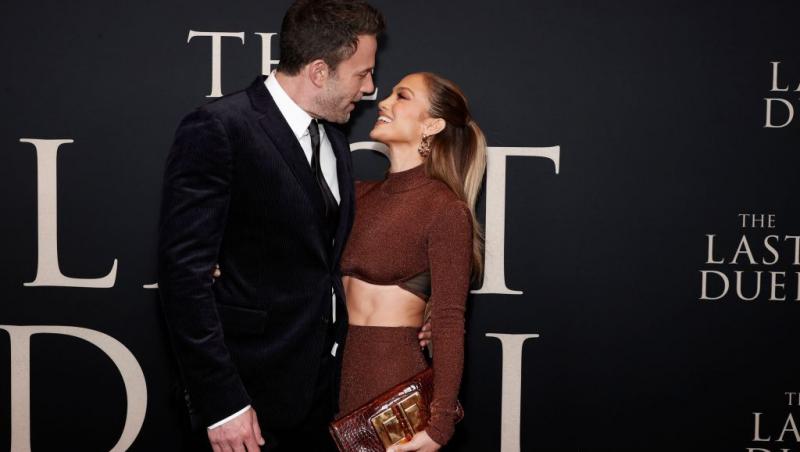 Jennifer Lopez și Ben Affleck au fost surprinși la o cină romantică, după ce s-a speculat că relația lor a început „să se răcească”.