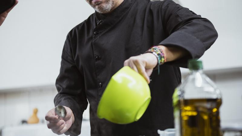 Cum poți comanda preparatele prezentate la Chefi fără limite de la Antena 1, primul show TV care îmbină gătitul cu călătoriile