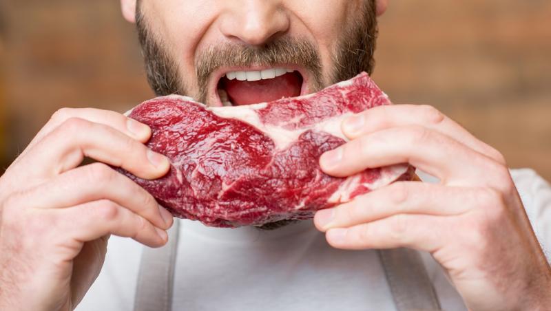 Omul a dezvăluit ce s-a întâmplat după ce a consumat doar carne
