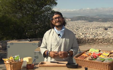 Florin Dumitrescu a dezvăluit cea mai rapidă rețetă grecească: brânză feta în crustă de semințe. Ai nevoie de doar 3 ingrediente