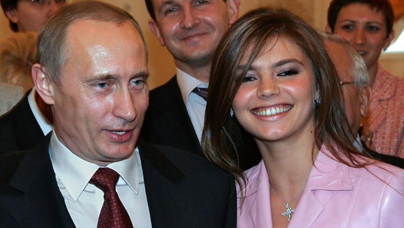 În 2008, presa a numit-o pe Alina Kabaeva, pentru prima dată, „Prima Doamnă Secretă” a Rusiei.