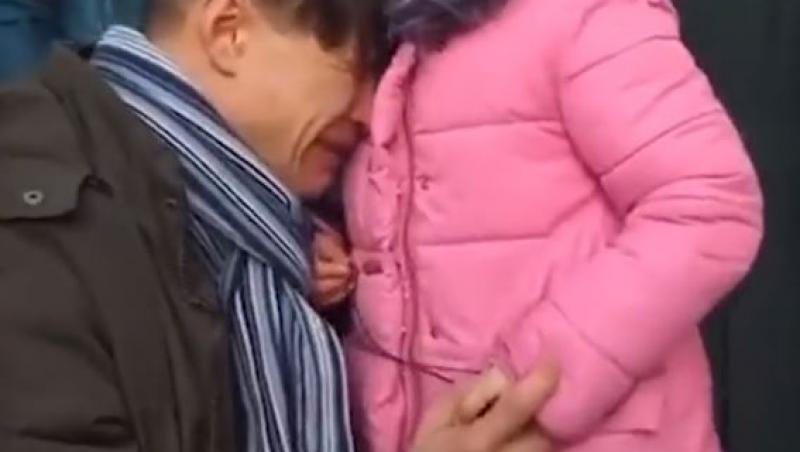 Mamele și copiii mici și-au luat rămas bun de la cei dragi pe care sunt forțați să-i lase în urmă, în Ucraina