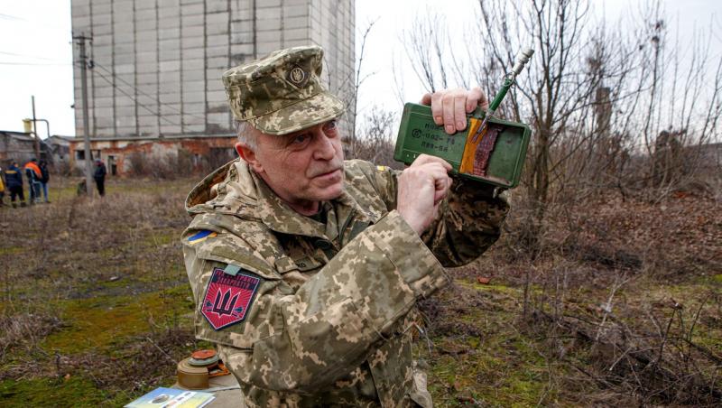 Un bătrân în vârstă de 80 de ani a cerut să se alăture armetei ucrainene. Ce și-a luat cu el și care este motivul impresionant