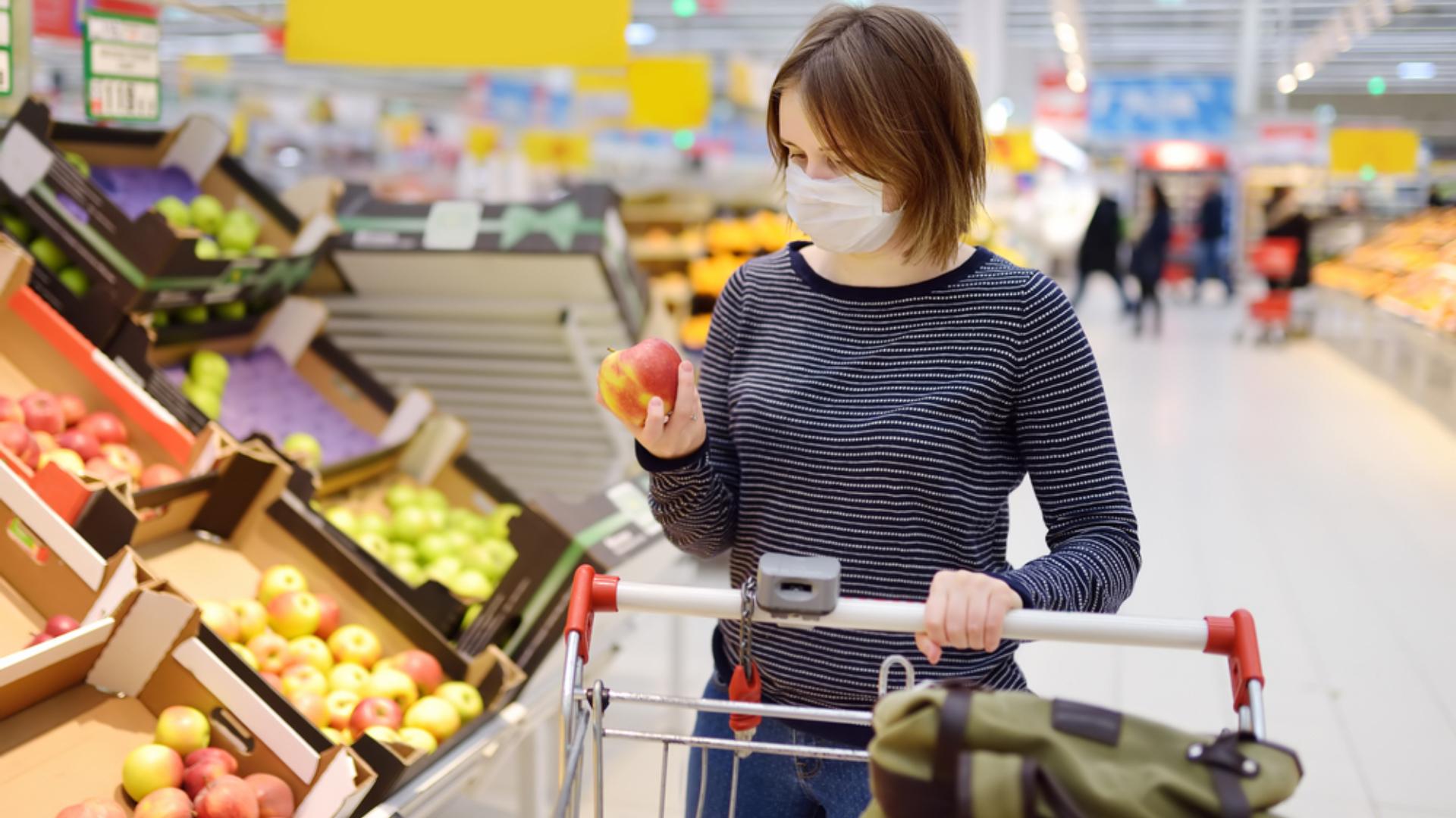 Nevaccinații pot intra &icirc;n supermarketurile din mall. Ce condiții trebuie să &icirc;ndeplinească magazinele alimentare