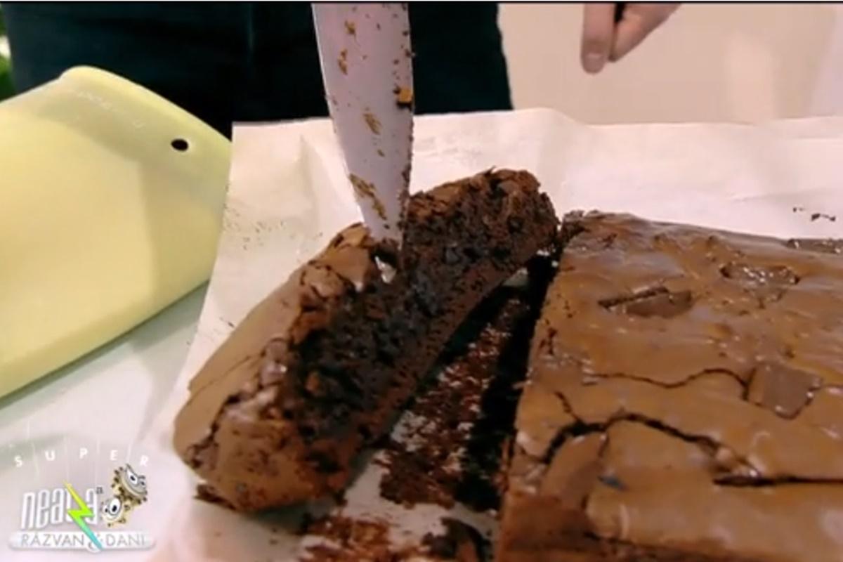 Pentru  reușita maximă, prăjitura brownie trebuie să rămână cremoasă în interior