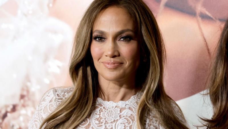 Cum arată Jennifer Lopez fără machiaj, după o perioadă în care a filmat mult. Care este adevărul despre tenul său