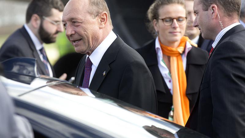 Starea de sănătate a lui Traian Băsescu s-ar fi agravat, transmite fostul senator Lucian Iliescu, după ce ar fi suferit un accident vascular cerebral. El a afirmat la RTV că fostul președinte nu vorbește.