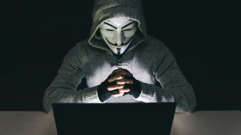 Hackerii Anonymous au atacat publicații din România. Despre ce site-uri este vorba și ce mesaj au transmis: „Ți-am adus adevărul”