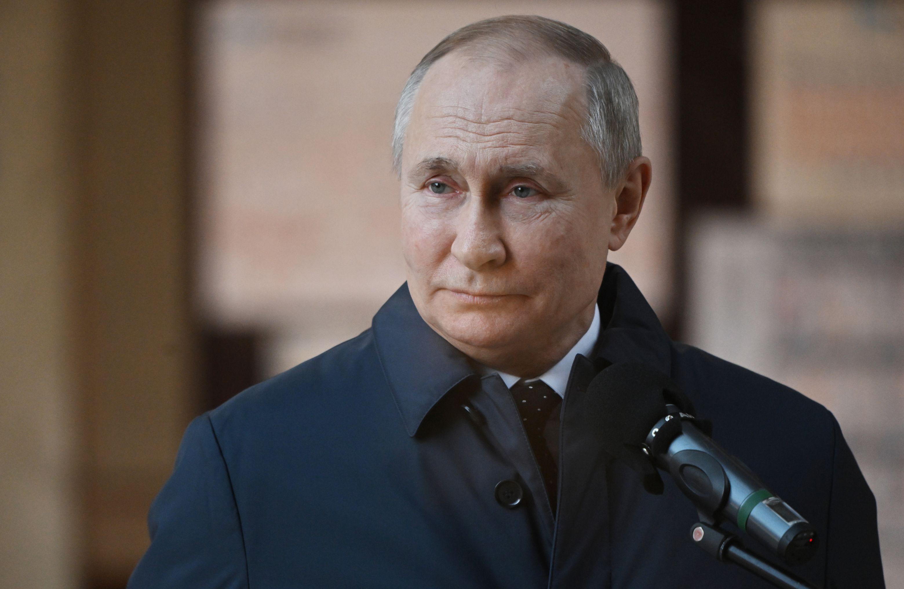 Vladimir Putin a avertizat Occidentul ”să nu agraveze situaţia” cu privire la impunerea de sancţiuni suplimentare împotriva Rusiei