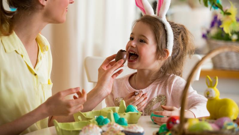Cât zahăr conțin ouăle de ciocolată. Ce trebuie să știe părinții despre desertul de Paște al copiilor. Sfaturile nutriționiștilor