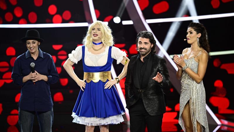 În prima ediție a sezonului 17 de la "Te cunosc de Undeva!", Ilona Brezoianu şi Florin Ristei se transformă în Loredana Groza și Roman Iagupov cântă piesa "La carciuma de la drum".
