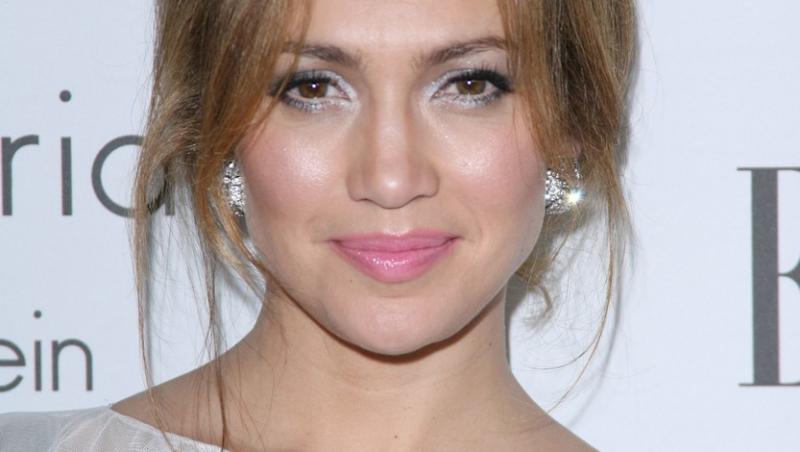 Jennifer Lopez s-a filmat fără strop de machiaj pe chip. Cum arată artista la 52 ani
