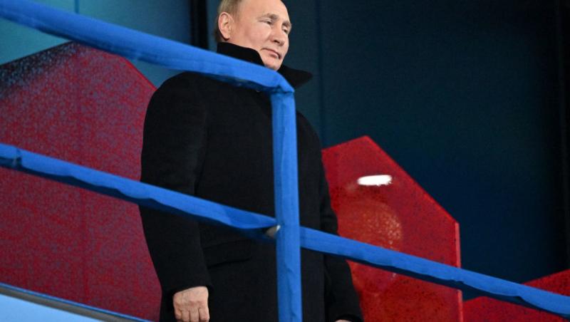 Cum arată și cât valorează bolidul blindat în care circulă Vladimir Putin. Mașina îl ferește pe președintele Rusiei de atacuri