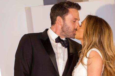 Decizia surpriză a cuplului Jennifer Lopez și Ben Affleck. Cei doi și-au bucurat nespus fanii cu vestea dată