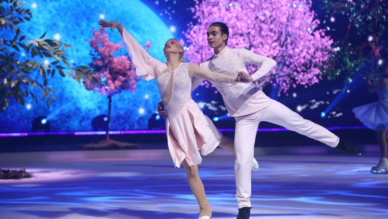 Dancing on Ice - Vis în doi, 9 aprilie 2022. Carmen Grebenișan și Lilian Bînzari s-au descurcat superb pe gheață. Ce a zis Elwira