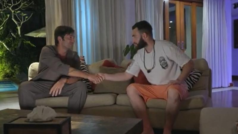 Insula Iubirii sezonul 6. Radu Vâlcan a apărut în toiul nopții la vila băieților și a cerut să discute cu Bogdan. Ce i-a propus