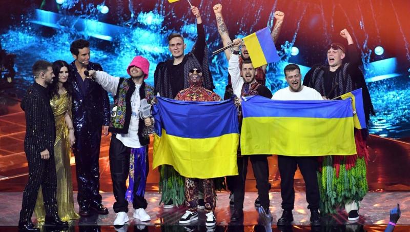 Momentul emoționant când un soldat ucrainean cântă piesa câștigătoare de la Eurovision 2022, pe sunetul bombelor VIDEO