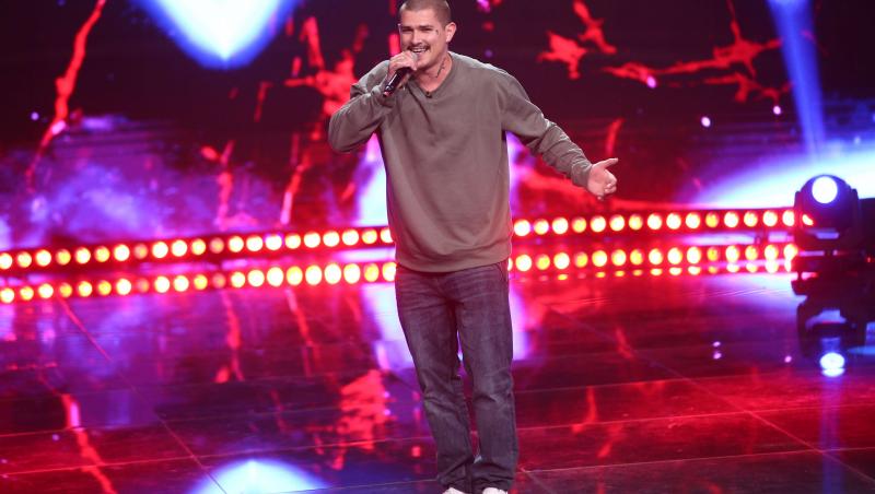 Emanuel Doduț, rapper-ul cu glume în versuri, s-a întors pe scena iUmor în finală, în sezonul 12 pentru un număr incendiar.