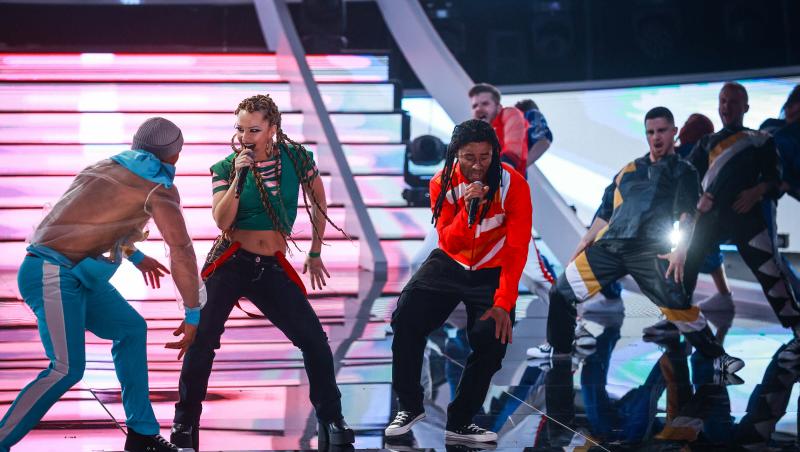 Alexia Ţalavutis şi Dima Trofim au interpretat trupa Black Eyed Peas, cu celebra melodie "Pump It". Cum a arătat transformarea și cum s-au descurcat pe scena Te cunosc de Undeva!, în a patra ediție a sezonului 17. Artiștii au fost puși în dificultate de șase pagini de text!