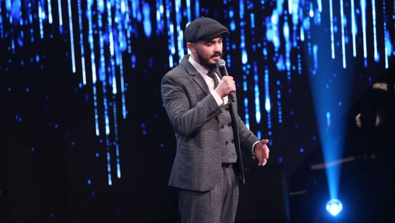 Stand-up Revolution sezonul 1, 29 mai 2022. Victor Vizitiu, concurentul cu glume despre pisici. “E un pic de Peaky Blinders”