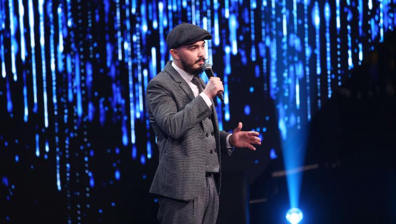 Stand-up Revolution sezonul 1, 29 mai 2022. Victor Vizitiu, concurentul cu glume despre pisici. “E un pic de Peaky Blinders”