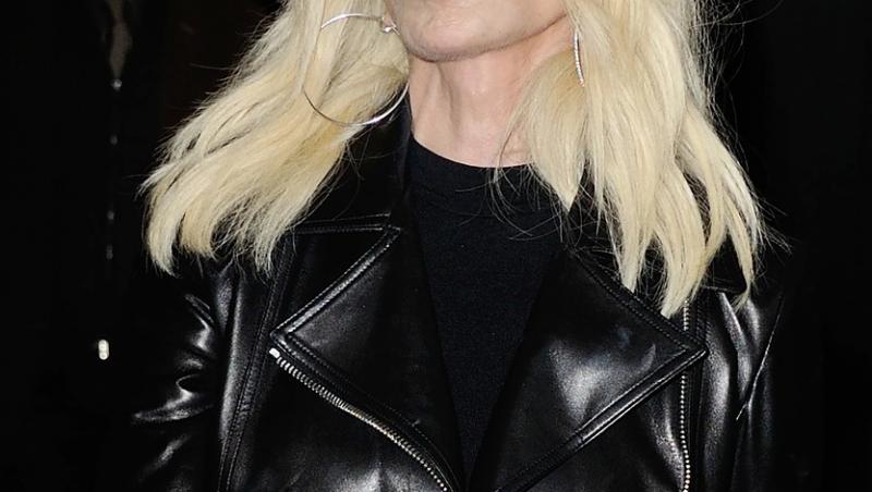 Donatella Versace i-a surprins pe toți cu cea mai recentă apariție a sa. Cum arată acum, la 67 ani, după zeci de operații estetice