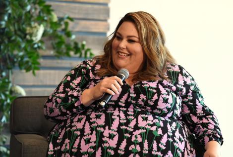 Chrissy Metz a slăbit 45 de kilograme cu un singur obicei alimentar. Cum arată acum actrița